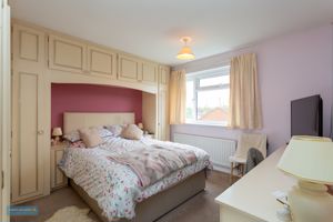 Bedroom- click for photo gallery